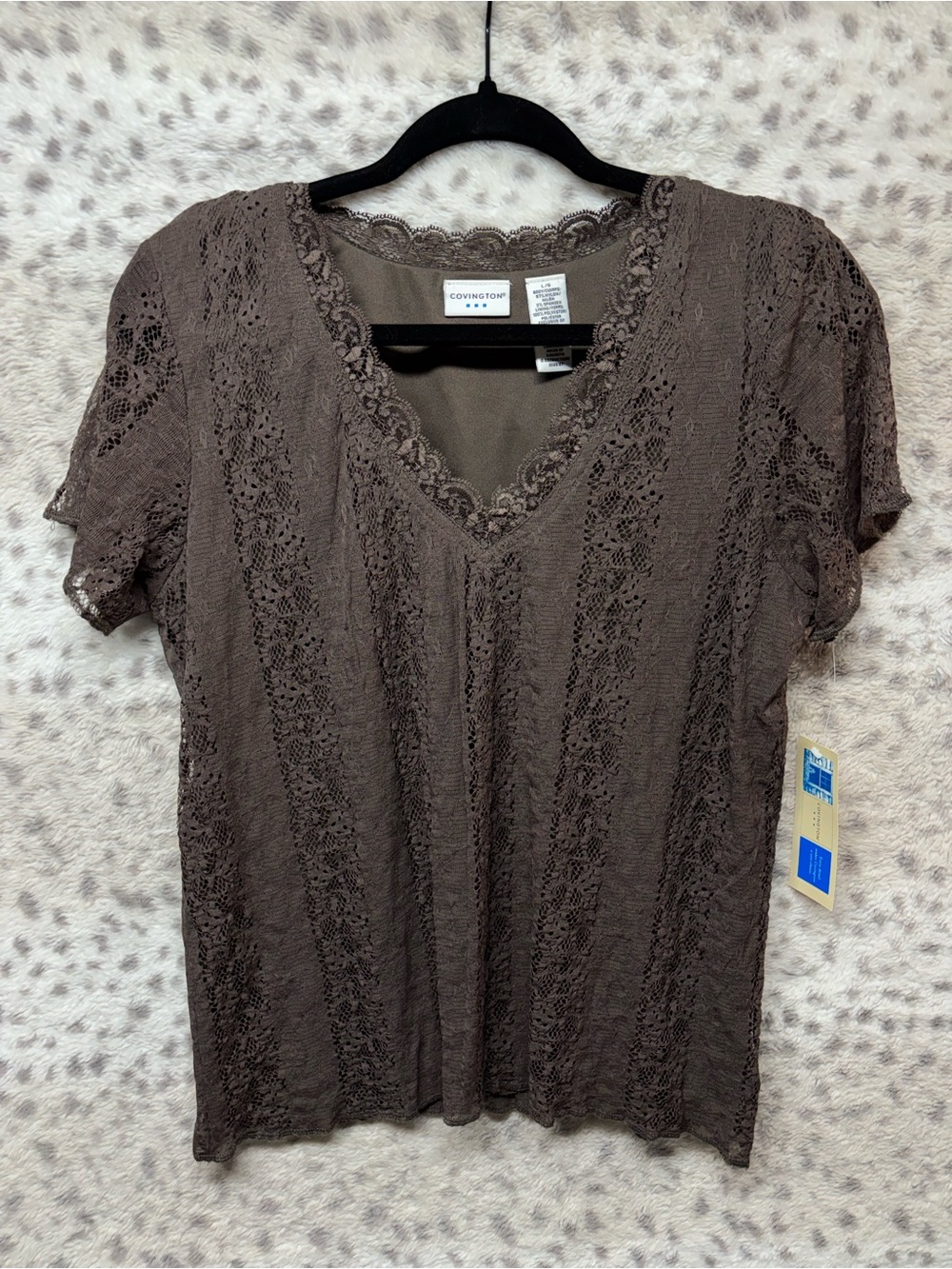 VINTAGE COVINGTON LACE V-NECK